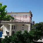 Bise Apartment *
