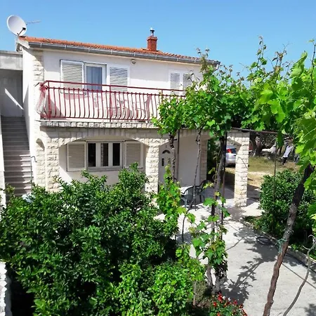 Bise Apartment *